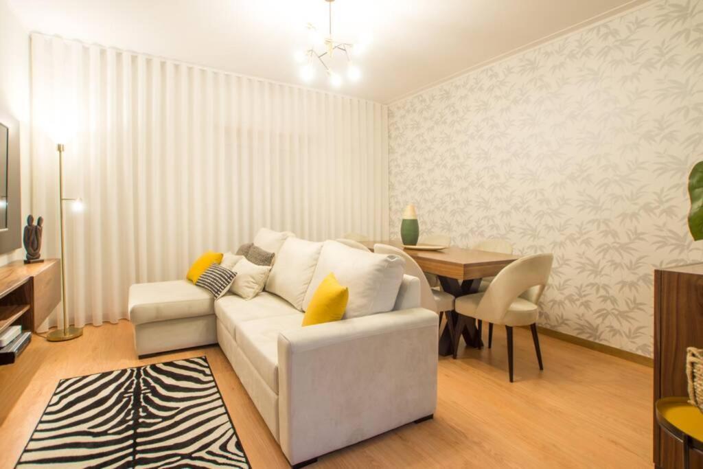 Modern Apartment In Coimbra City Center Exteriör bild